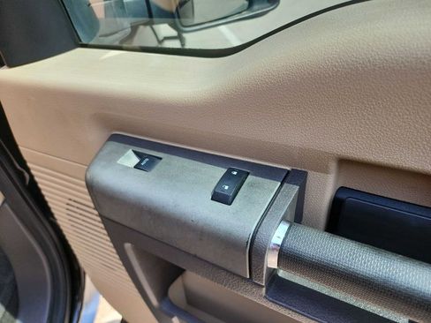 Used 2014 Ford F250 Lariat w/ Lariat Interior Package image 39