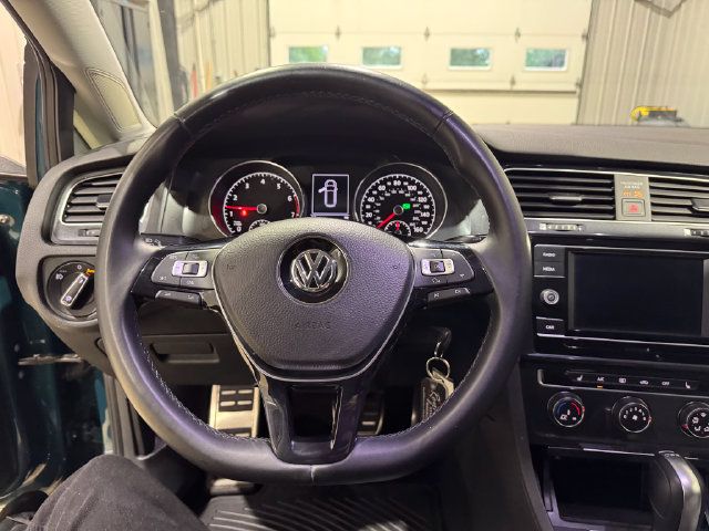 Used 2018 Volkswagen Golf Alltrack AWD/4WD image 12