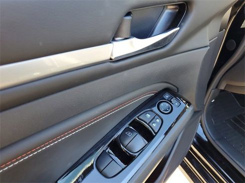 Used 2023 Nissan Altima 2.0 SR image 7