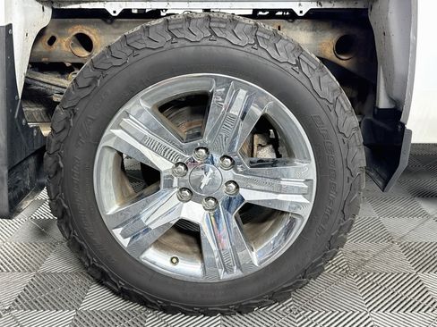 Used 2018 Chevrolet Silverado 1500 Custom w/ Custom Value Package AWD/4WD image 28