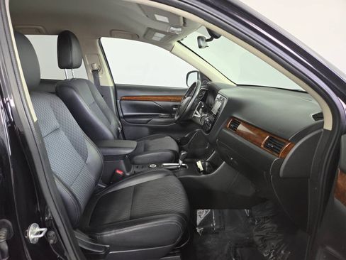 Used 2015 Mitsubishi Outlander GT AWD/4WD image 30