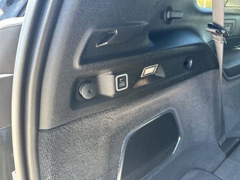 Used 2022 Jeep Grand Cherokee L Overland w/ Advanced Protech Group III image 11