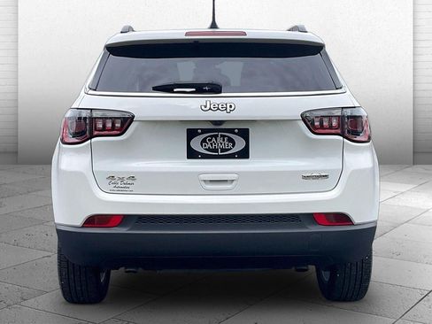 Used 2024 Jeep Compass Latitude AWD/4WD image 3