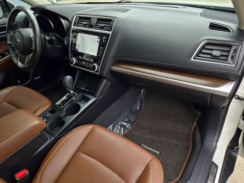 Used 2018 Subaru Outback 3.6R Touring w/ Popular Package #3 image 2