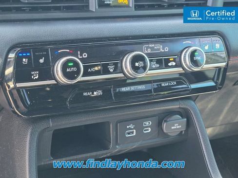 Certified 2025 Honda Pilot Black Edition image 32