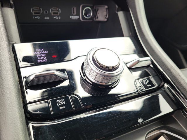 Used 2023 Jeep Grand Cherokee Overland AWD/4WD image 34