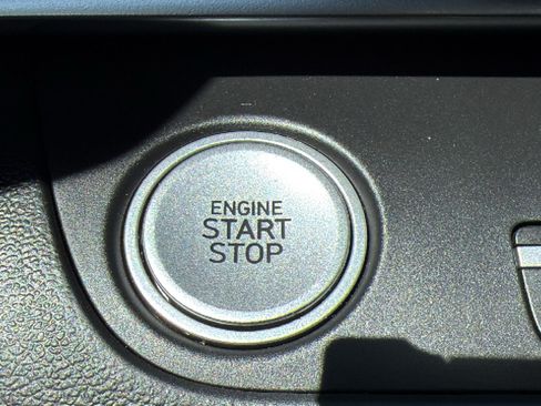 Used 2025 Hyundai Elantra SEL FWD image 26