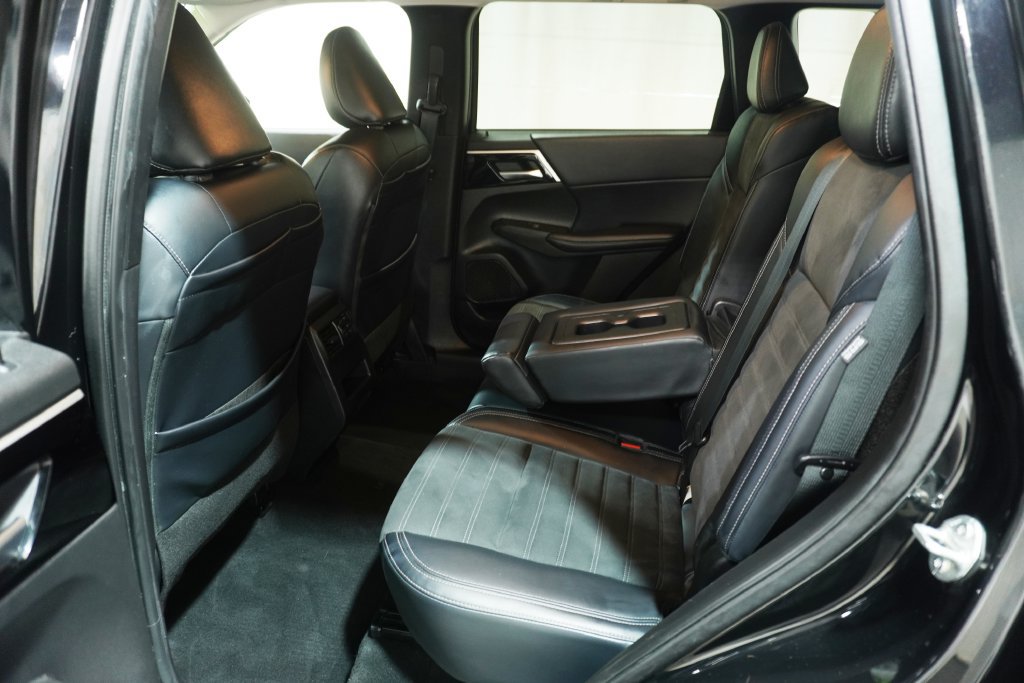 Used 2024 Mitsubishi Outlander SE AWD/4WD image 15
