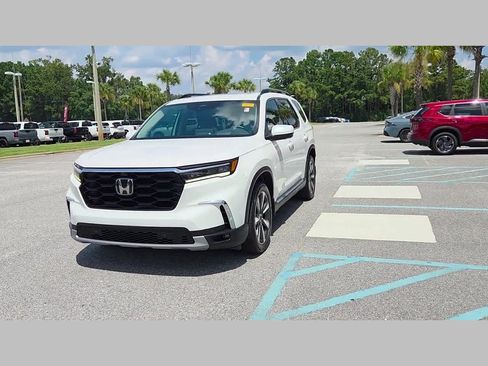 Used 2025 Honda Pilot Elite image 21