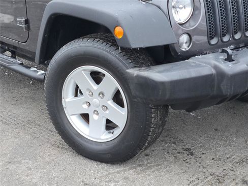 Certified 2018 Jeep Wrangler Sport image 3