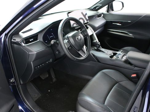 Used 2024 Toyota Venza Limited image 22