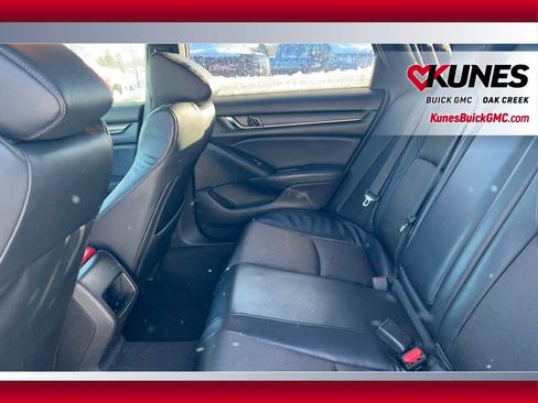 Used 2018 Honda Accord Sport image 6