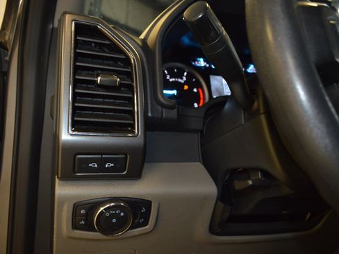 Used 2022 Ford F250 XLT w/ XLT Premium Package AWD/4WD image 16