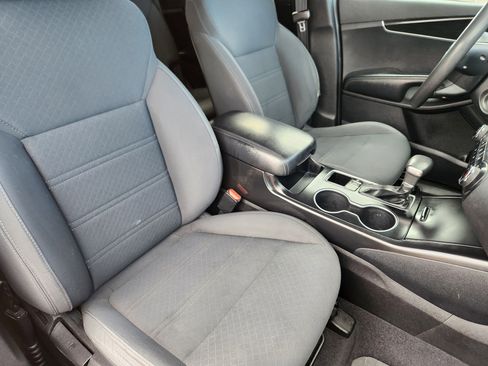 Used 2019 Kia Sorento AWD image 11