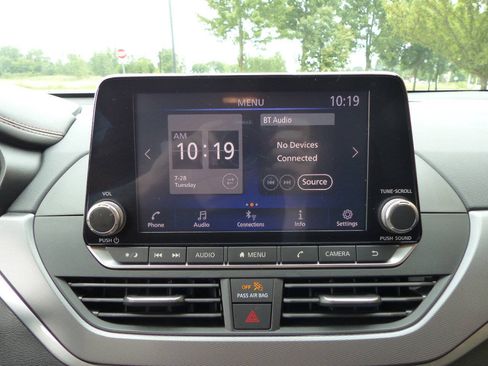 Used 2024 Nissan Altima 2.5 SR AWD/4WD image 30