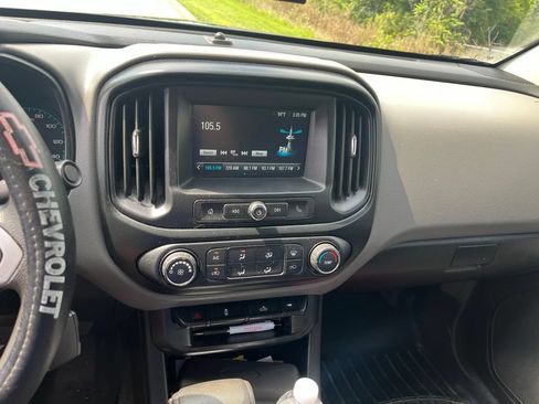Used 2018 Chevrolet Colorado W/T w/ Custom Special Edition AWD/4WD image 8