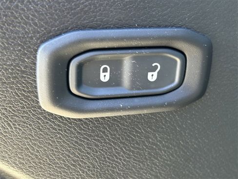 Used 2024 Jeep Wrangler Sport S image 22