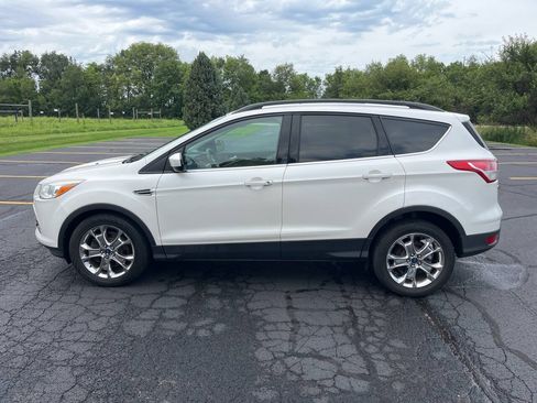Used 2014 Ford Escape SE w/ Equipment Group 201A AWD/4WD image 1