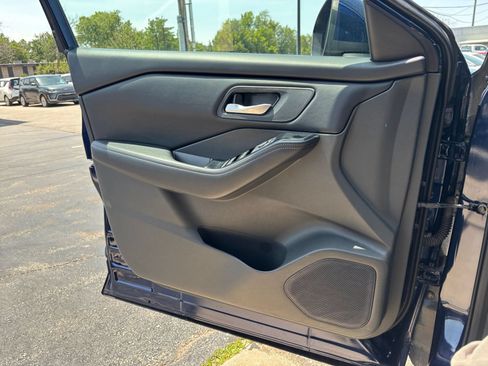 Used 2026 Nissan Rogue SV FWD image 18