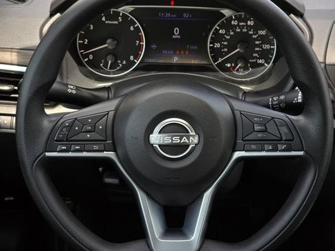 Used 2025 Nissan Altima 2.5 SV FWD image 13