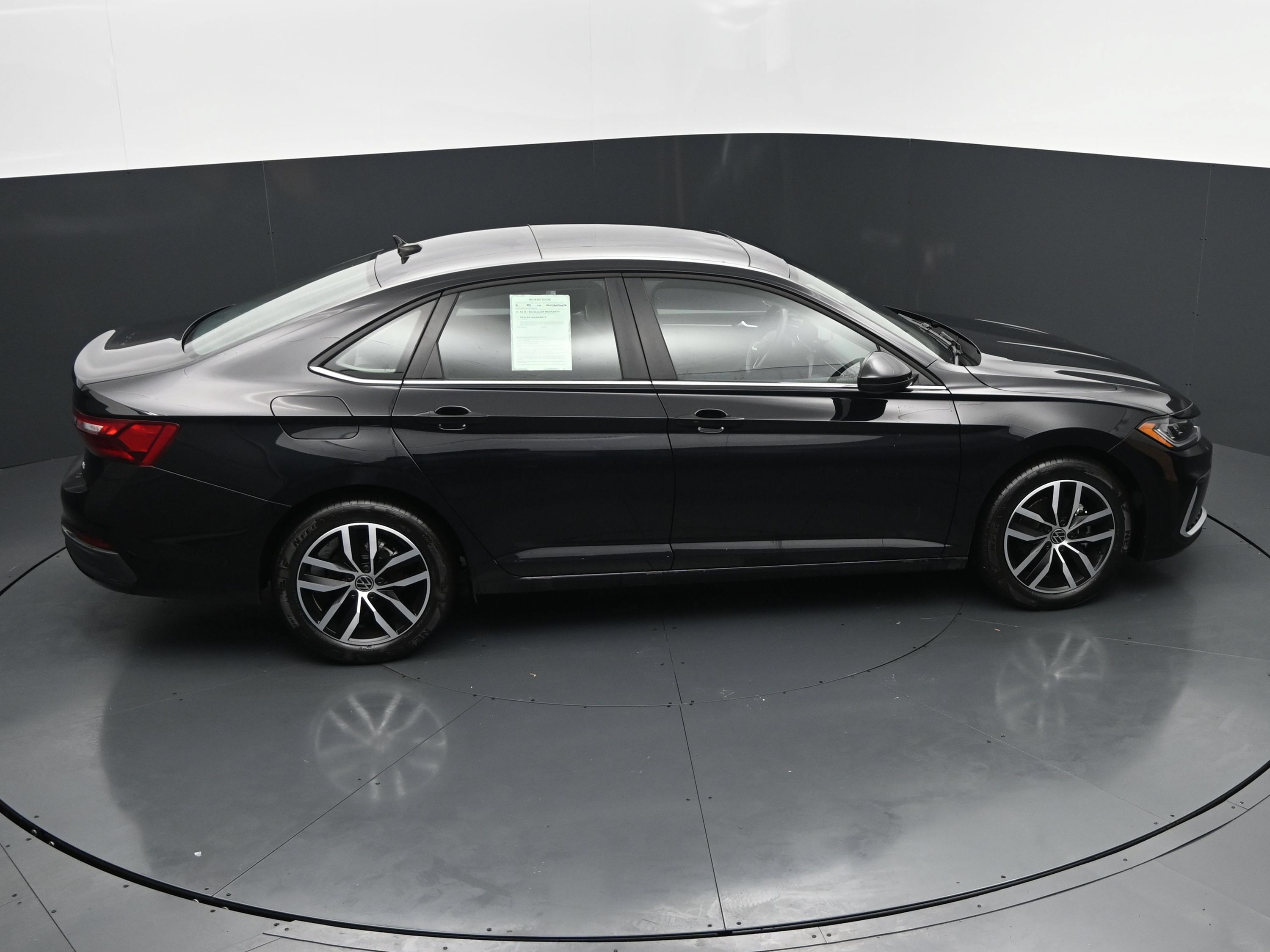 Used 2026 Volkswagen Jetta SE FWD image 31