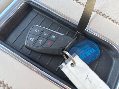 Used 2022 GMC Yukon XL Denali image 43