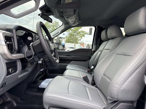 New 2025 Ford F350 XL w/ XL Chrome Package image 9