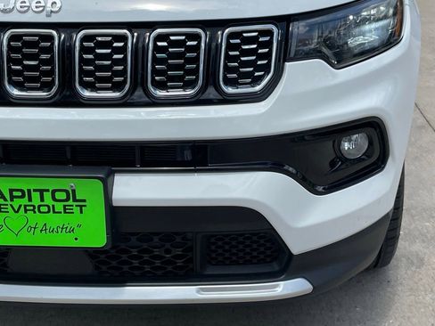 Used 2025 Jeep Compass Limited AWD/4WD image 9