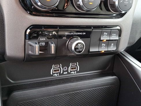 New 2026 RAM 1500 Big Horn AWD/4WD image 14
