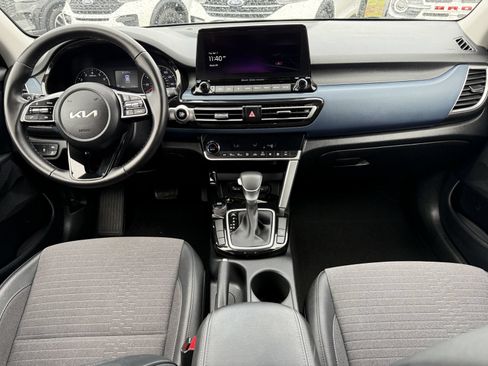 Used 2023 Kia Seltos S w/ Navigation Package FWD image 14