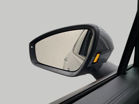 New 2025 Volkswagen Tiguan SE image 20