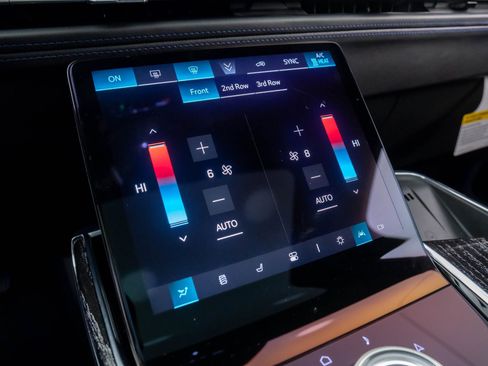 New 2025 Cadillac Escalade IQ Sport 1 w/ LPO, ONYX Package image 23