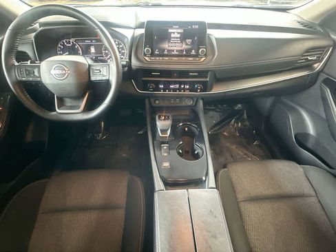 Used 2025 Nissan Rogue SV FWD image 24