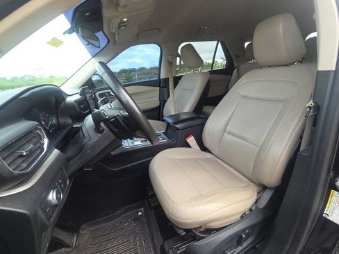 Certified 2020 Ford Explorer XLT w/ Equipment Group 202A AWD/4WD image 26