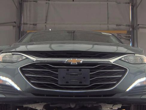 Used 2019 Chevrolet Malibu LT FWD image 3