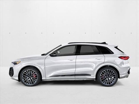 New 2026 Audi SQ5 Prestige AWD/4WD image 2