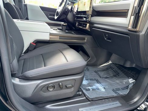 Used 2025 GMC Hummer EV 3X AWD/4WD image 32