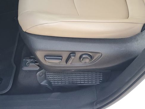 Used 2022 Toyota Sienna XLE w/ XLE Plus Package FWD image 16
