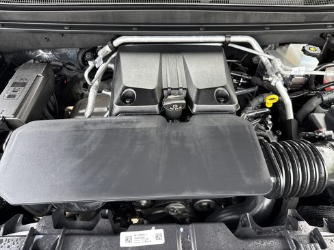 Used 2024 GMC Canyon Denali AWD/4WD image 19