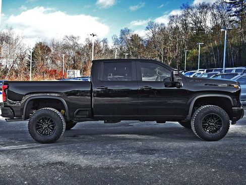 New 2026 Chevrolet Silverado 2500 ZR2 w/ LPO, Dark Essentials Package image 6