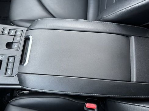 Certified 2023 Toyota Highlander XLE image 22