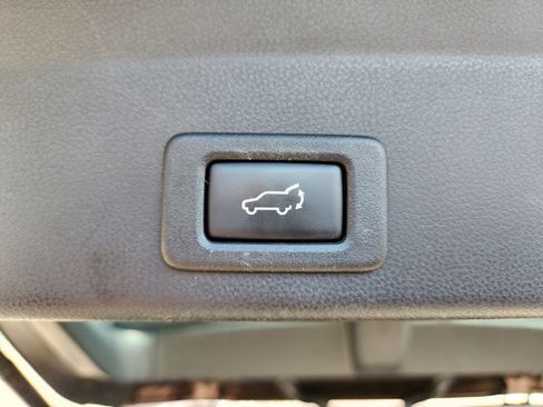 Used 2019 Subaru Ascent Touring AWD/4WD image 34