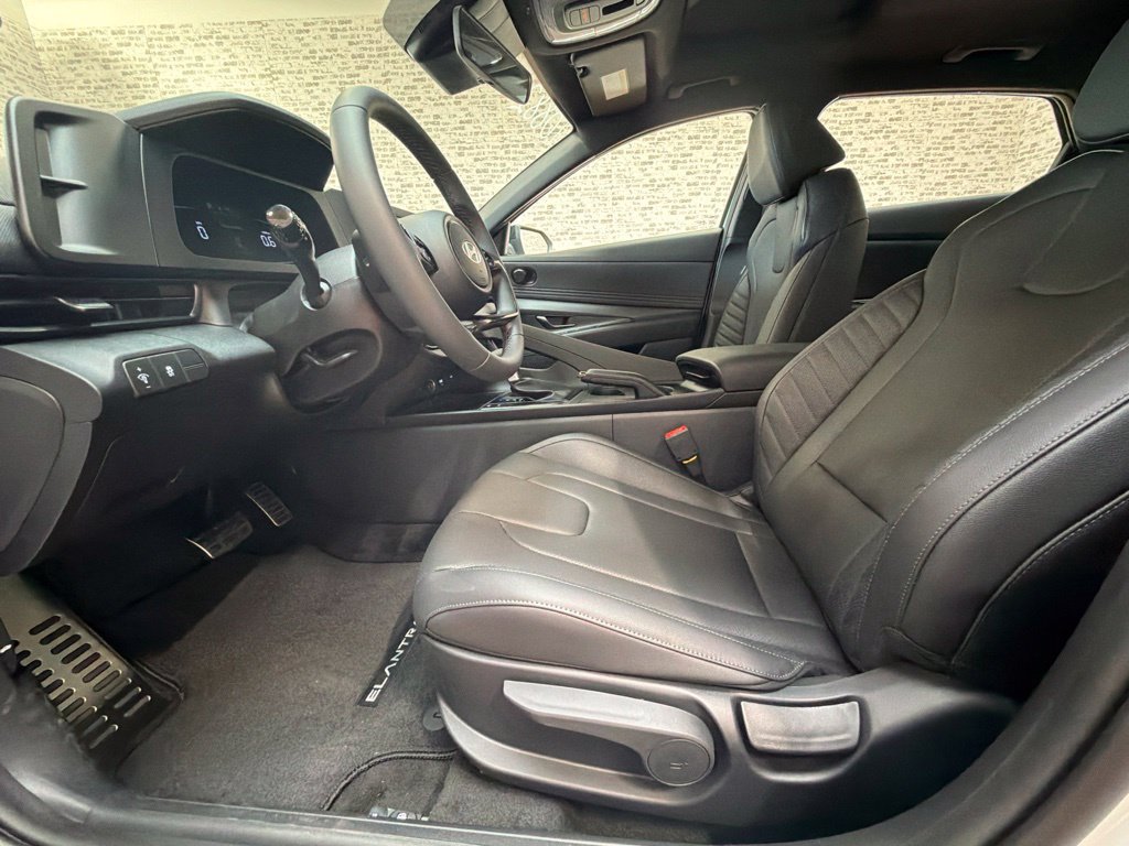 New 2026 Hyundai Elantra SEL Sport FWD image 23
