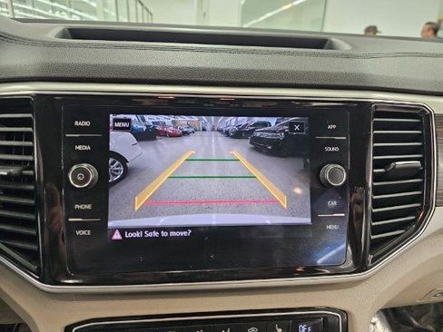 Used 2018 Volkswagen Atlas SEL image 24