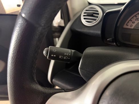 Used 2014 smart fortwo pure RWD image 16