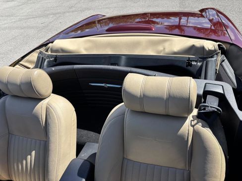 Used 2004 Ford Thunderbird Deluxe image 29