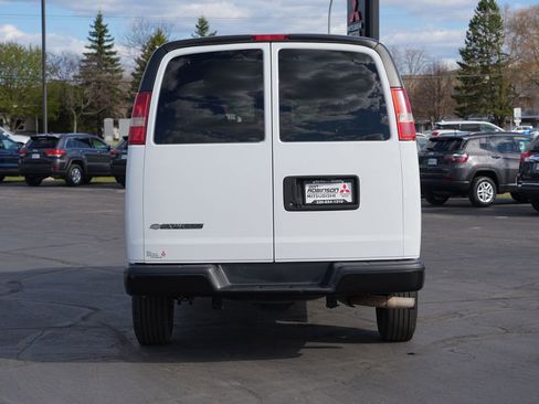 Used 2017 Chevrolet Express 2500 LS RWD image 4