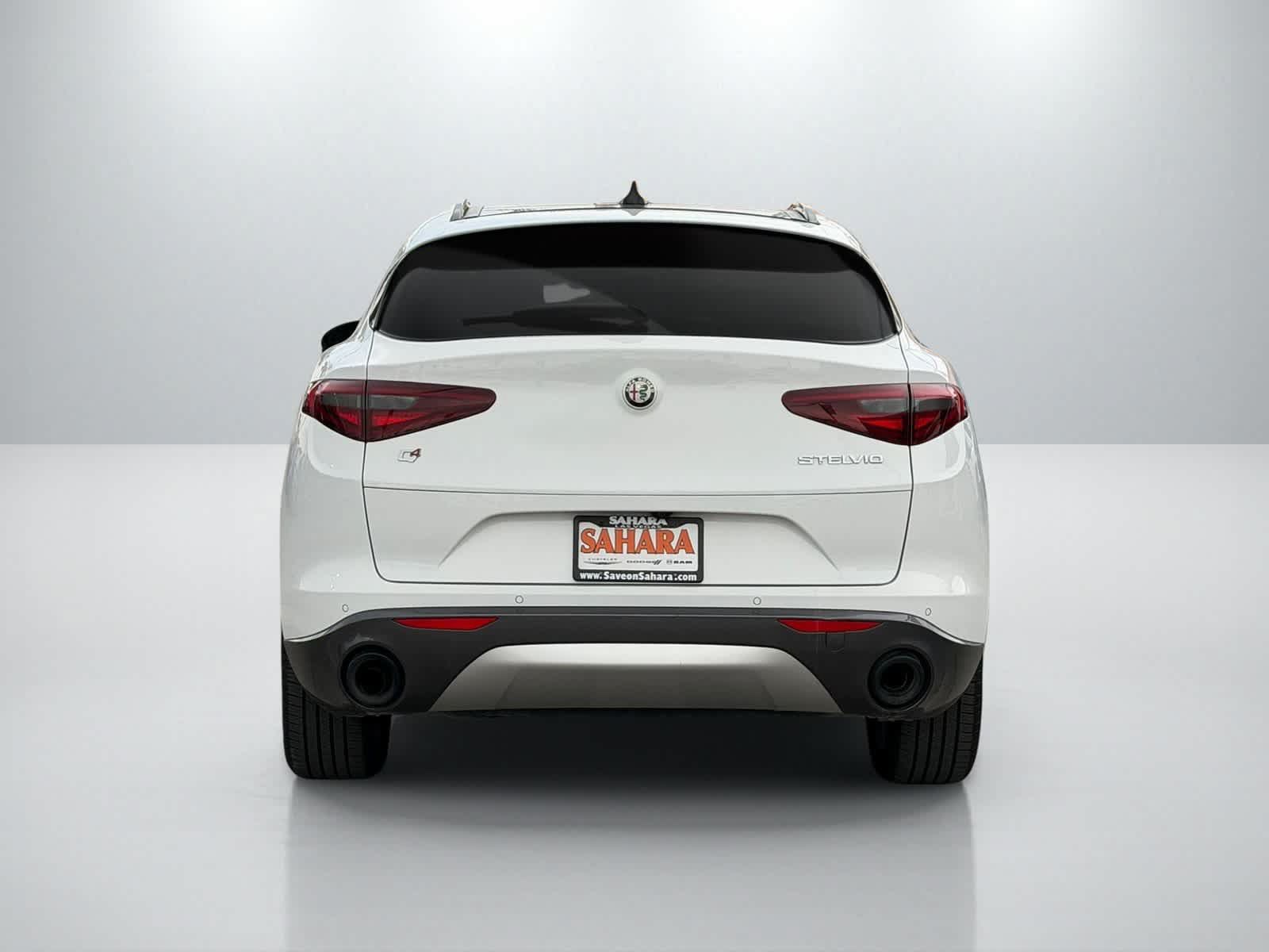 Used 2022 Alfa Romeo Stelvio Ti AWD/4WD image 5