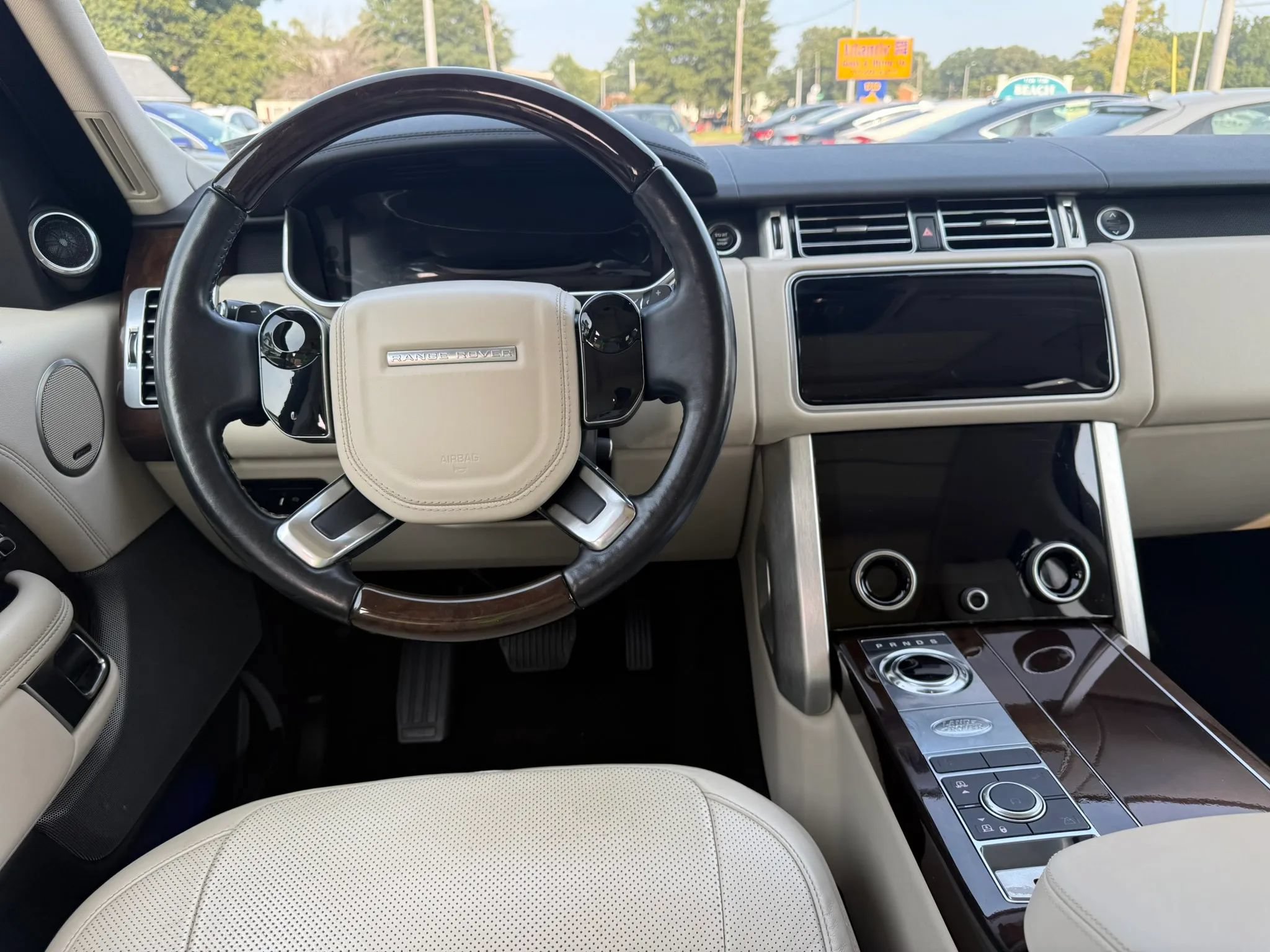 Used 2018 Land Rover Range Rover HSE AWD/4WD image 10
