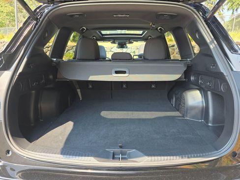 Certified 2025 Subaru Forester Premium AWD/4WD image 31